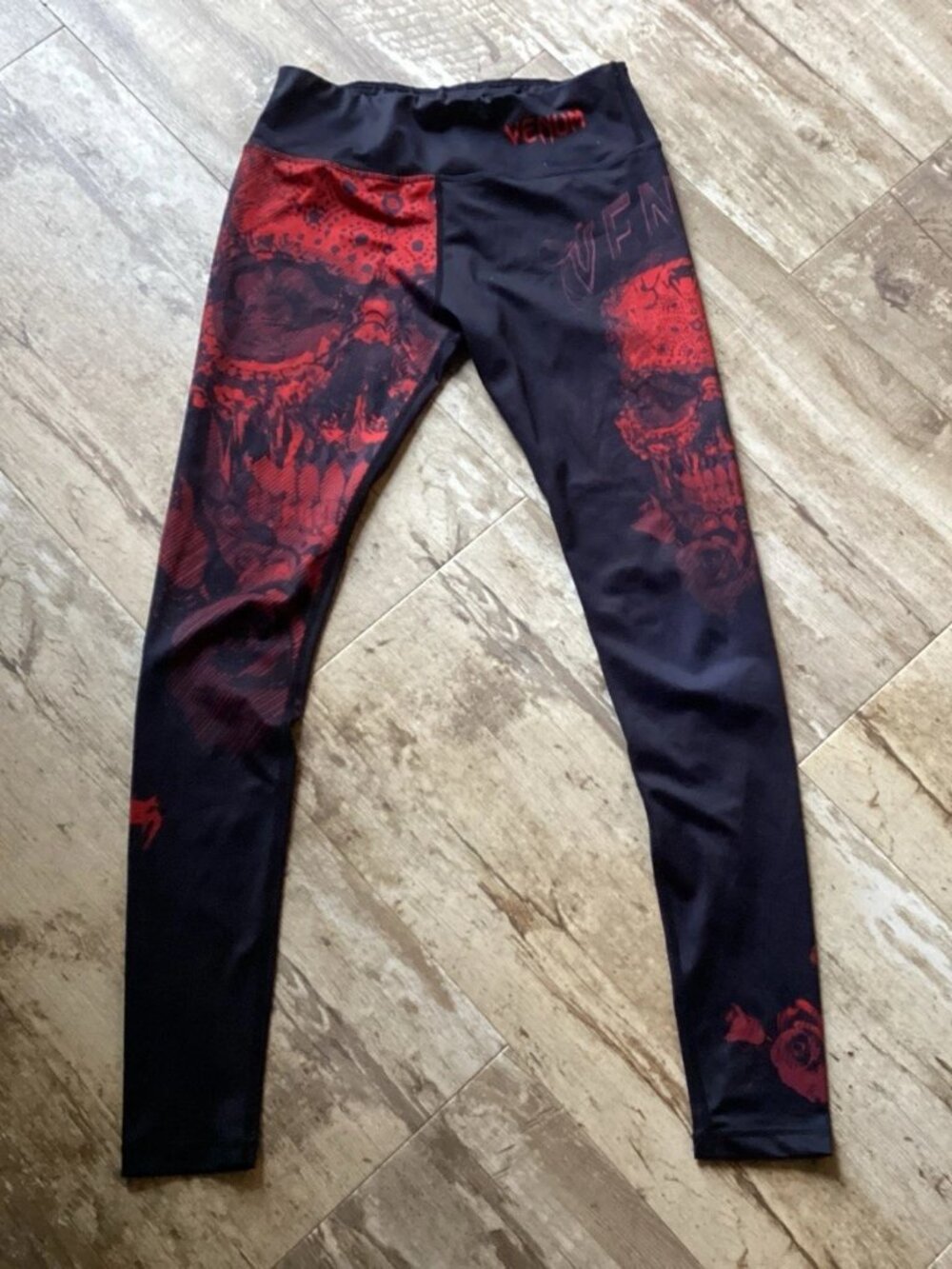 VENUM Performance Leggings Black Skull Print MMA Gym Yoga Women’s Small